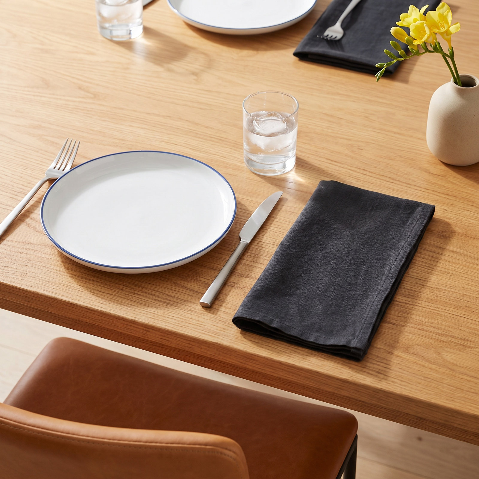 Caliban Reversible Linen Napkin, Black
