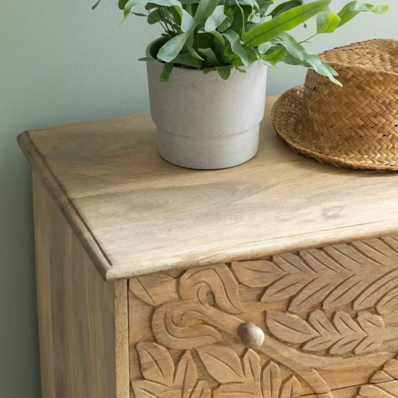 Commode Jade en bois de manguier massif à 3 tiroirs avec façades florales sculptées à la main
