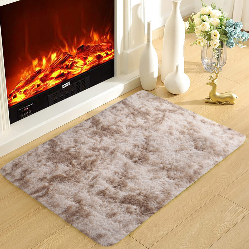 Bertsche Indoor Rug, Rectangle 2'7.5" x 1'7.7"