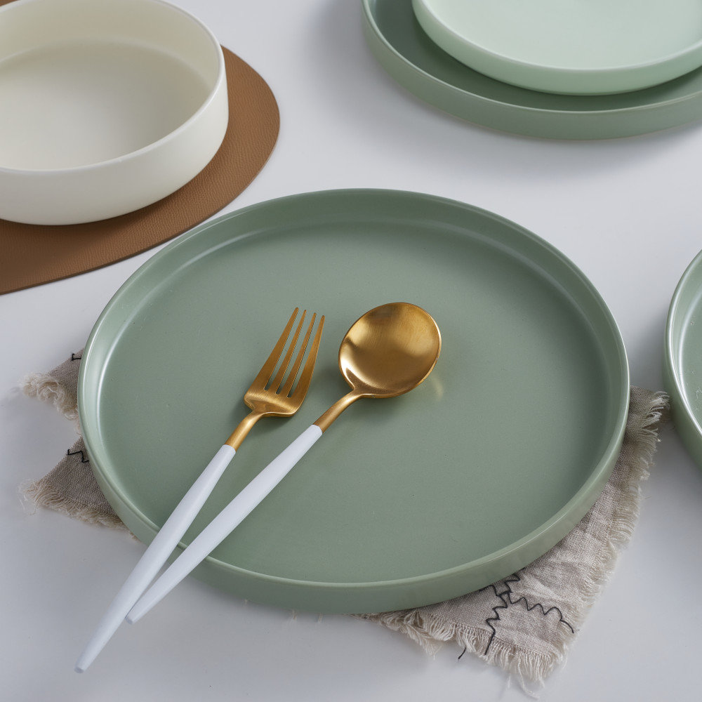 10" Porcelain Dinner Plate, Honeydew