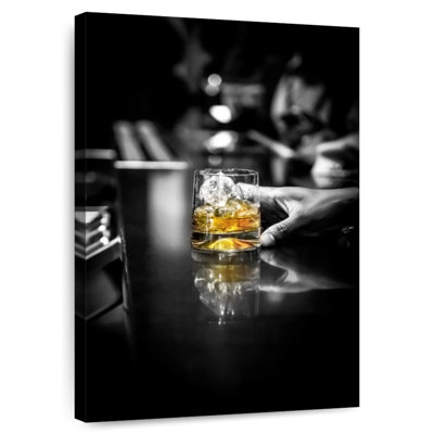 Yarlin Whiskey Bar Drink