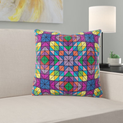 Coussin décoratif triangulaire