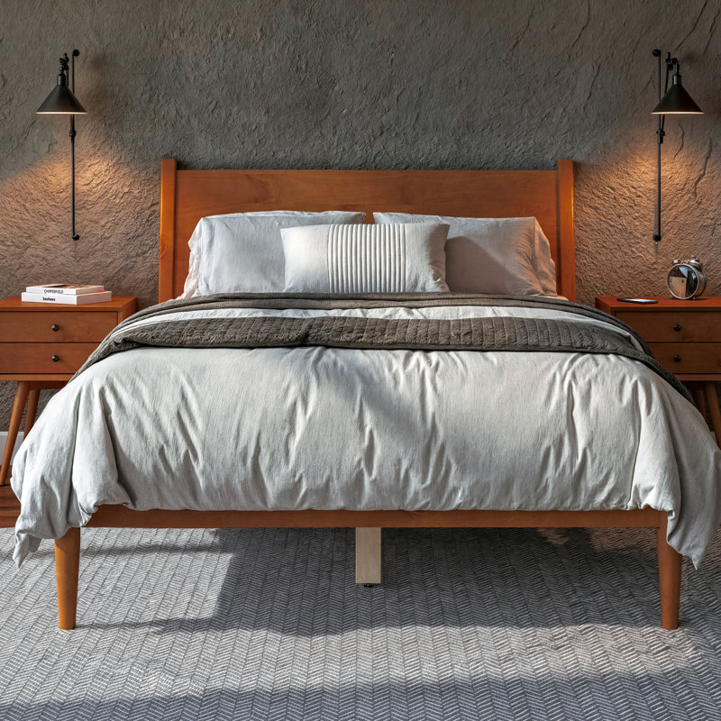 Lit plateforme en bois massif Ashlie, Castanho, Double