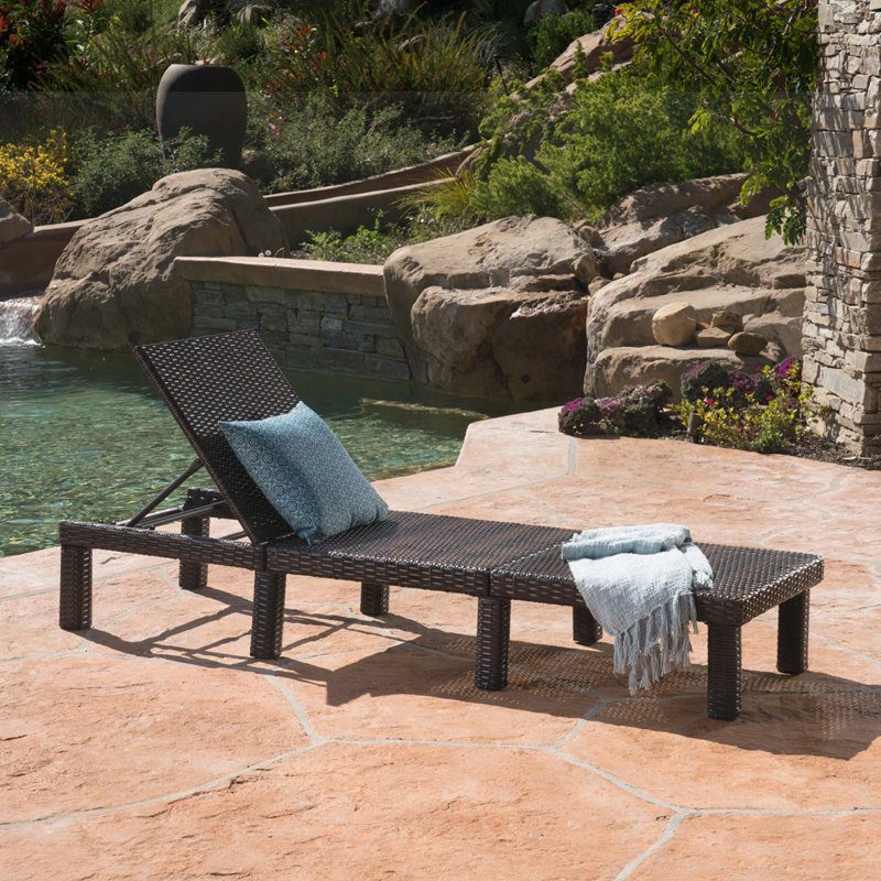 Chaise longue d'extérieur