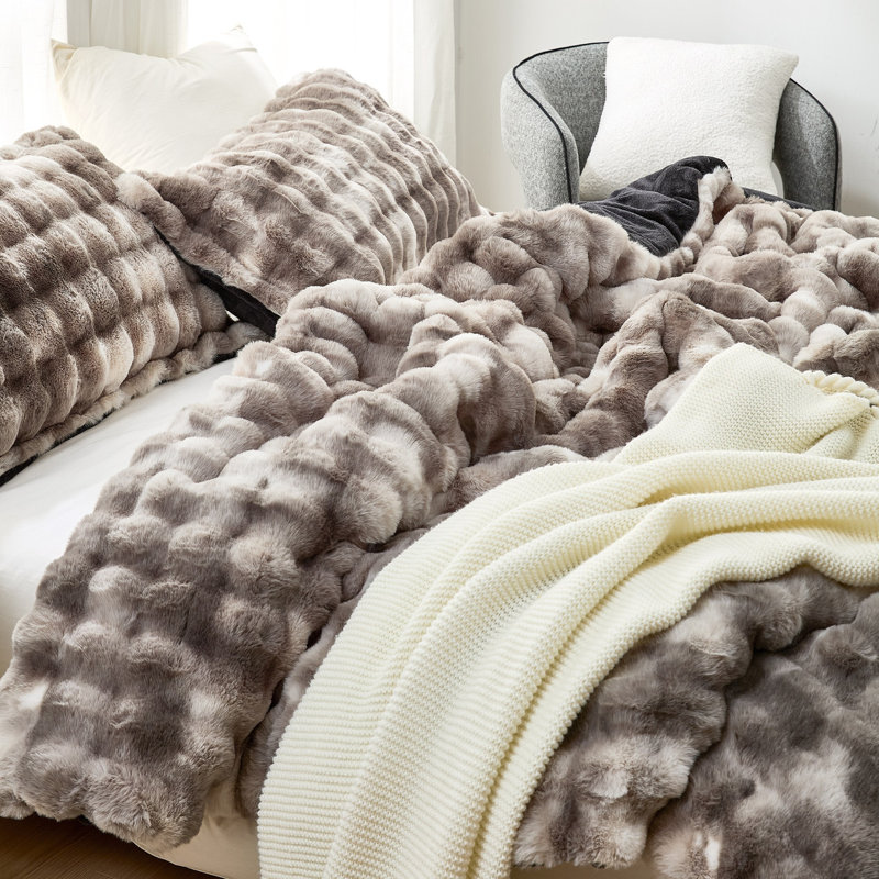 Coma Inducer Snowball Chunky Bunny Oversized Comforter Set, Gray, King Comforter + 2 King Shams