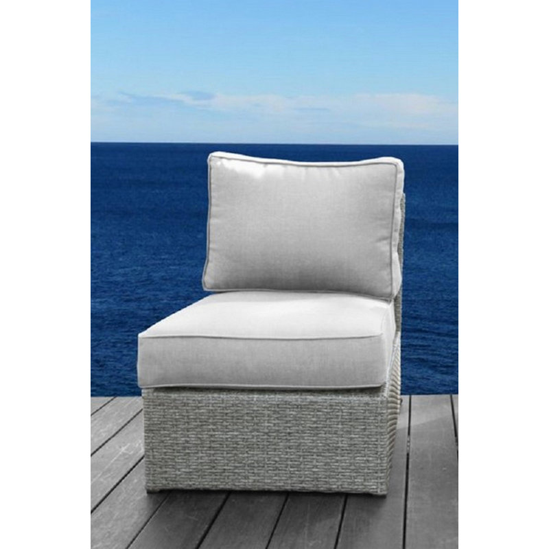 Chaise de patio avec coussins entièrement assemblée