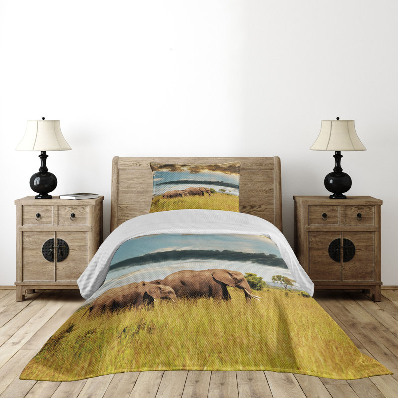 Twin Yellow and Blue Polyester Safari Coverlet Set