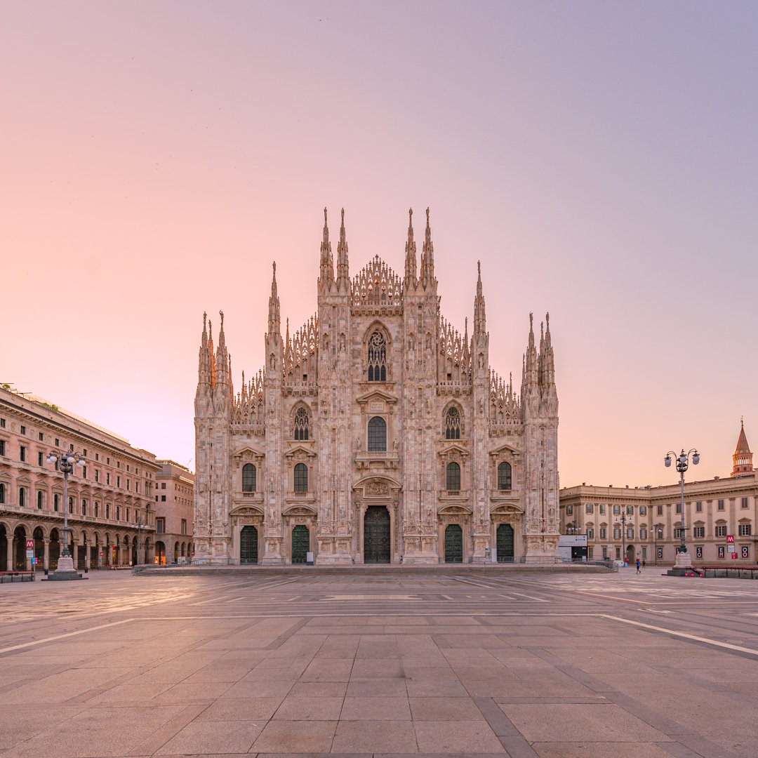 Italien Sonnenaufgang von Flavio Foglietta - Kunstdrucke auf Leinwand