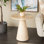 Table d'appoint d'appoint en teck avec plateau en marbre beige