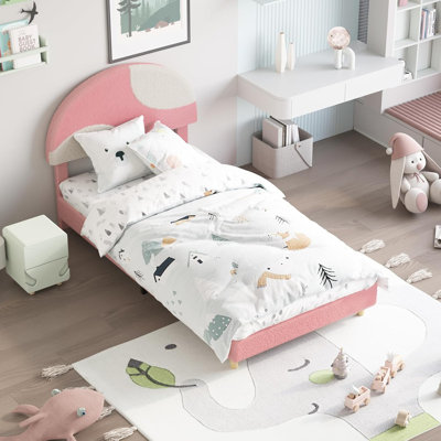 Structure de lit simple avec tête de lit tapissier ronde, conception en forme d'arche, rose doux, lattes de bois, aucun sommier requis, mobilier de chambre moderne