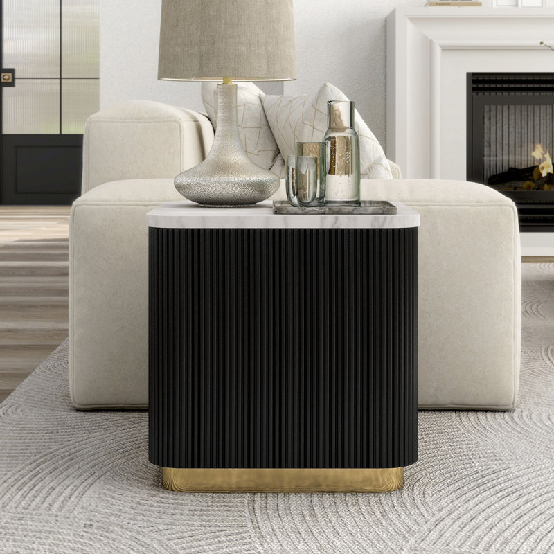 Table de bout carrée en marbre avec base dorée Kirtin, Noir