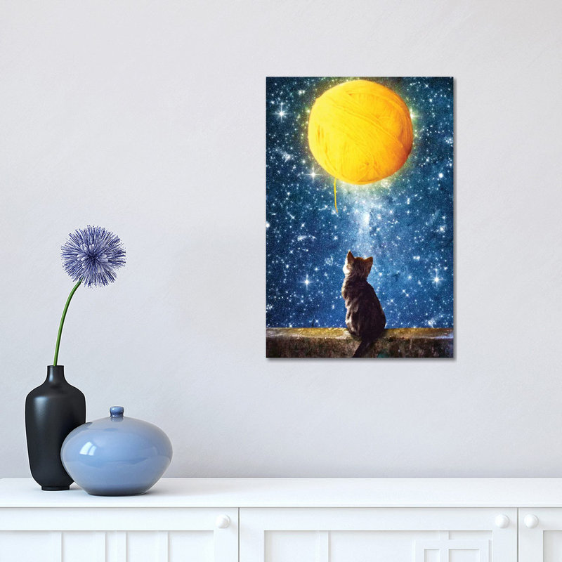 «A Yarn of Moon» par Diogo Verissimo - impression sur toile tendue, H 18 po x l 12 po x 1,5 po