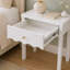 Tables de chevet blanches avec tiroir, tables de chevet modernes avec détail festonné, tables d'appoint compactes pour chambre, salon et petits espaces (Une seule table de chevet !!!)
