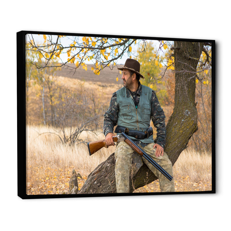 Hunters Pursuit sur toile, Cadre flottant noir, H 24 po x l 32 po x P 1 po