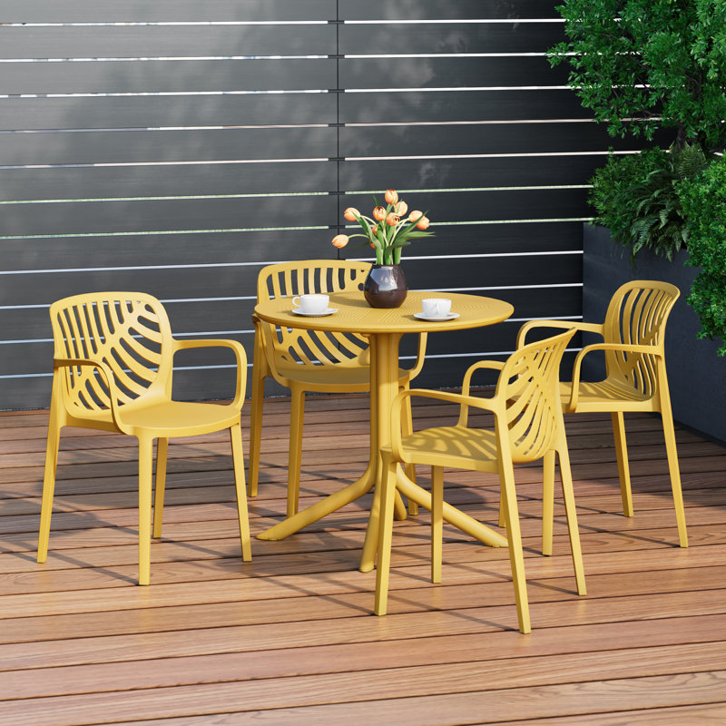 4-Person Outdoor Round Dining Set, Yellow