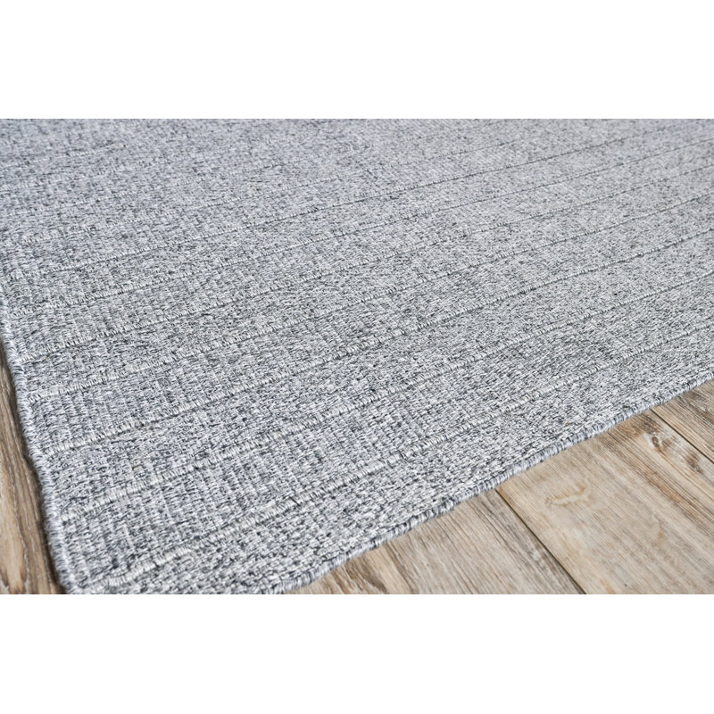 Nova Striped Area Rug in Gray, Rectangle 2' x 3'