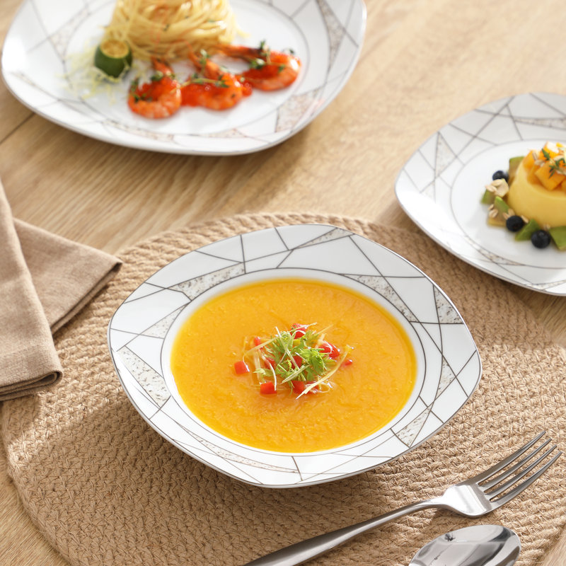 30 Piece Dinnerware Set, Service for 6 