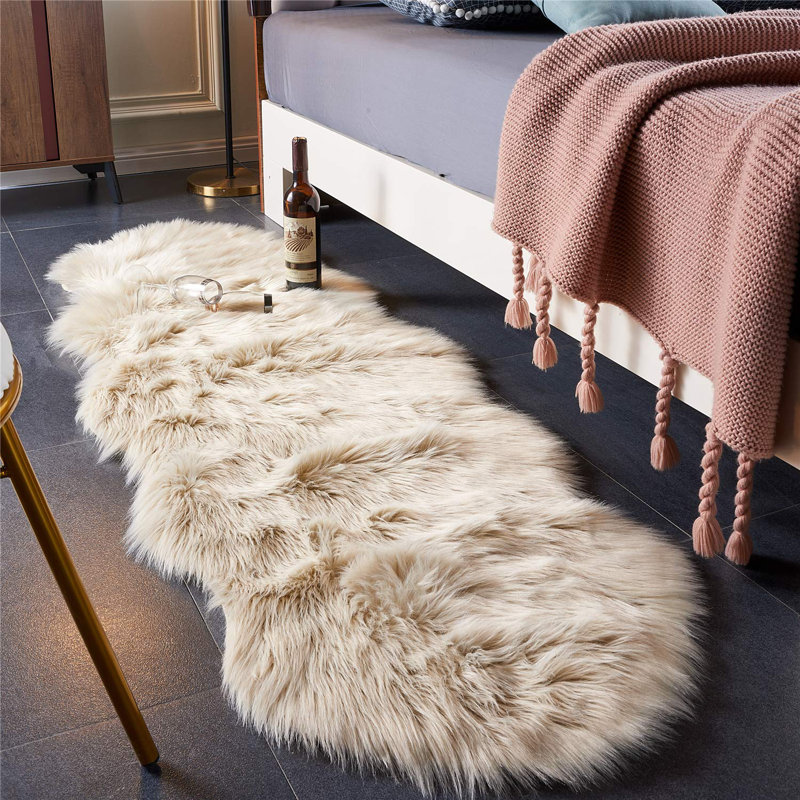 Marifa Faux Sheepskin Indoor Rug, Novelty 2' x 6'