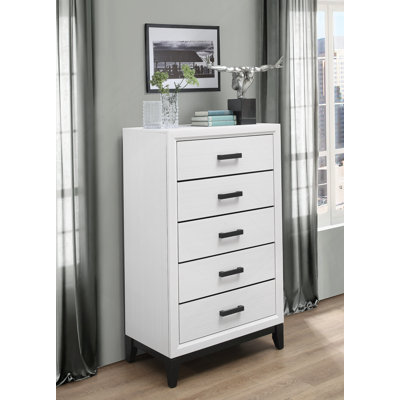 Commode verticale en bois manufacturé avec 5 tiroirs