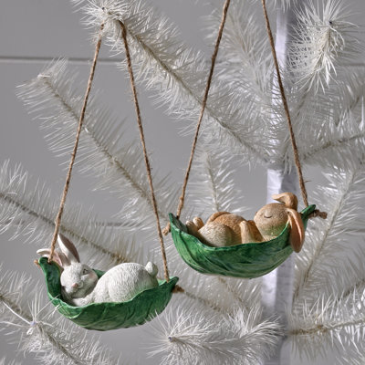 4" Resin Bunny With Leaf Hanger