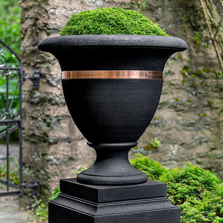 Urne à fleurs en cuivre, Nero Nuovo, H 26 po x l 24 po x P 24 po