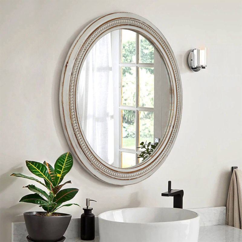Miroir mural rétro vintage, cadre décoratif blanc vieilli 23,62 po avec garniture ornée de perles pour la salle de bain / salon / vestibule