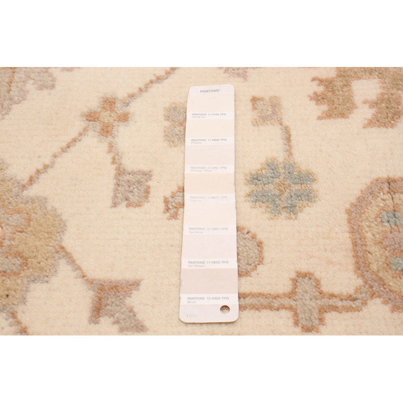 Tapis unique nouvel âge 4 pi 1 po x 6 pi 1 po crème