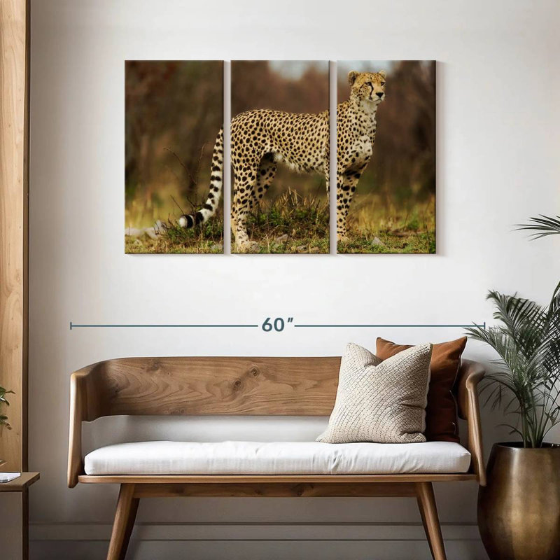 Guépard regardant sa proie, H 28 po x l 45 po