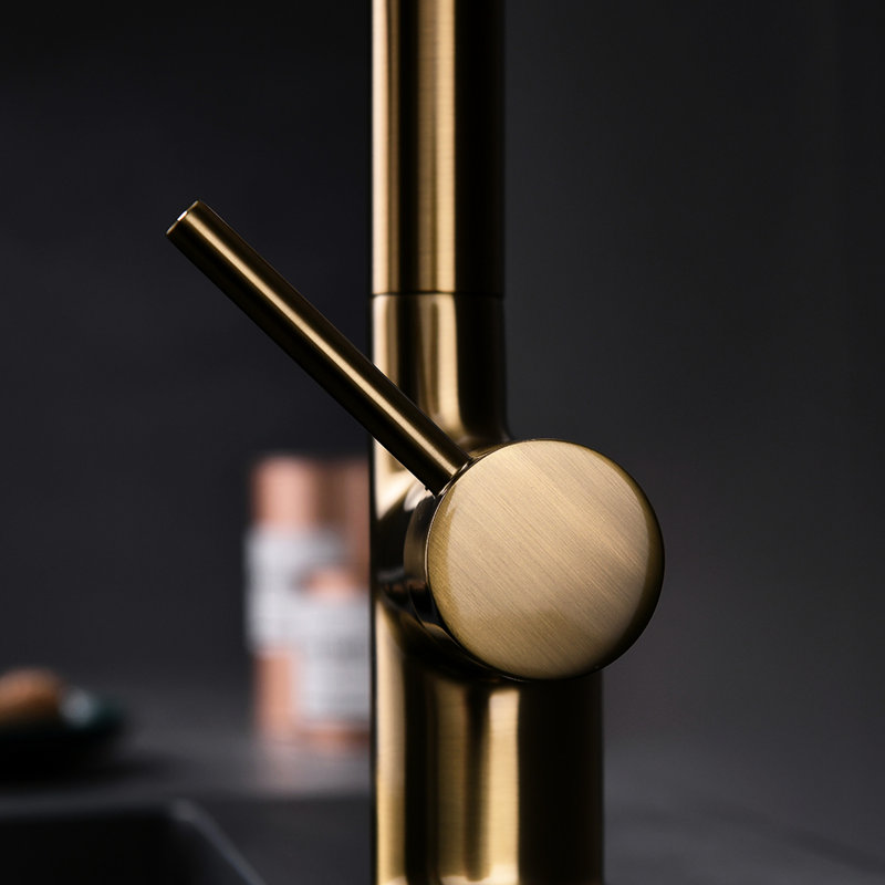 Robinet de cuisine rétractable doré, poignée simple, rotation à 360 degrés, bec arqué haut, robinet en céramique, robinet en laiton pour évier contemporain avec bec rétractable, 360