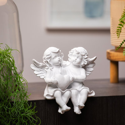 Statue de chérubins assis avec un cœur assis - 6,75 po