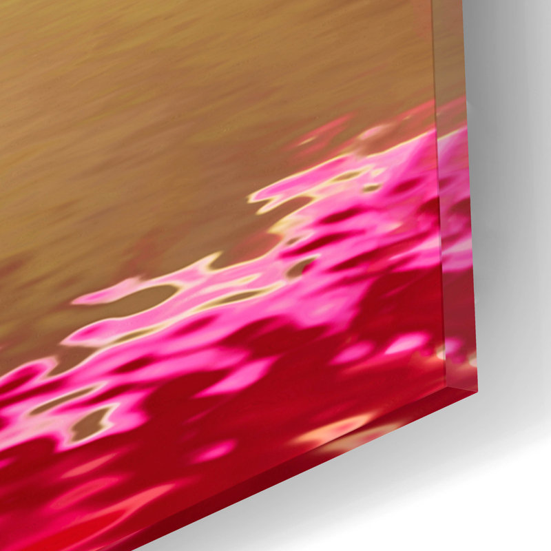 «Gerbera Daisy Reflection» par Pamela Plummer, H 12 po x l 12 po x P 0,13 po