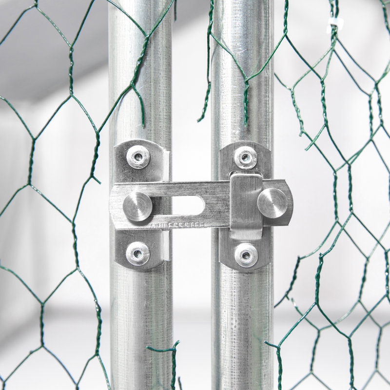 Spacieux poulailler en métal de 26 x 10 x 6 pi avec structure renforcée, espaces étroits pour éloigner les animaux sauvages, poulailler à grande capacité personnalisable en métal gris argenté, pré-assemblé pour en faciliter l'installation