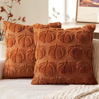 Housses de coussin automnales citrouille, 45 x 45 cm, couleur rouille foncée, ensemble de 2. Décorations d'automne pour la maison, taies d'oreiller décoratives style ferme en fausse fourrure douce, coussins pour véranda, canapé, lit ou salon.
