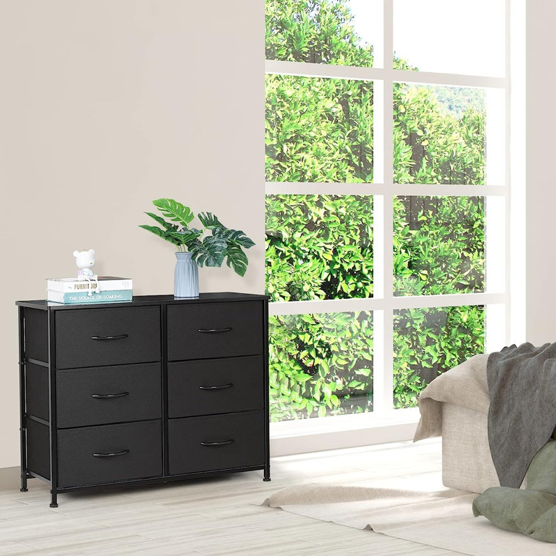 Vazrig 31.1'' W 6 - Drawer Dresser, Black