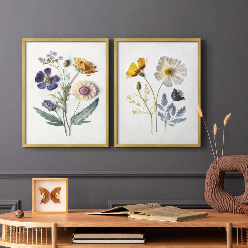 «Pressed Flower Memories I», reproduction encadrée de qualité supérieure - prête à être accrochée - aucun clou requis - aucun clou requis