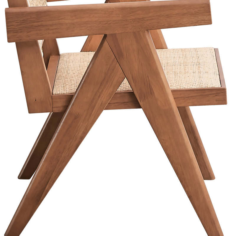 Chaise d'appoint naturelle avec siège respirant pour un look frais dans la maison, dossier beige moderne et cadre en bois élégant