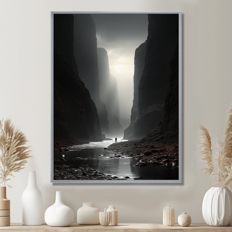Décoration murale noir et blanc Canyon I - Canyon, 32" H x 16" W, Encadrement argenté