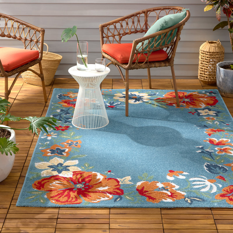 TOWN & COUNTRY EVERYDAY Hibiscus Bloom Border Modern Floral Outdoor Rug Light Blue/Red, Rectangle 7'10" x 10'2"