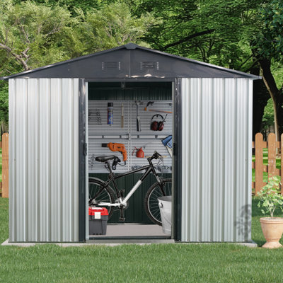 Remise de rangement extérieure en métal 8 x 4 pi. Blanc et noir. Stable et sécuritaire. Toit incliné et porte verrouillable. Comprend une remise de 8 pi x 4 pi. Fer galvanisé pour plus de solidité. Livré avec des avantages