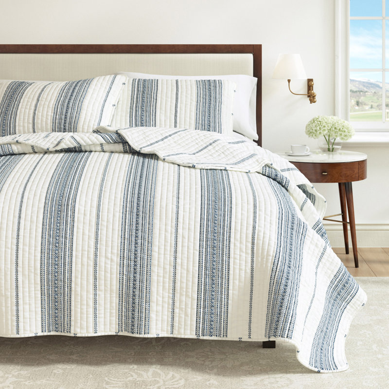 Striped Farmhouse Reversible Quilt Set with Shams, Cream / Navy, King Quilt + 2 King Shams