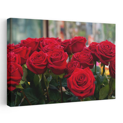 Gros plan de roses rouges dans un bouquet pendant le Festival de Sant Jordi, Barcelone, Espagne, abstrait, contemporain, fleur, paysage, art
