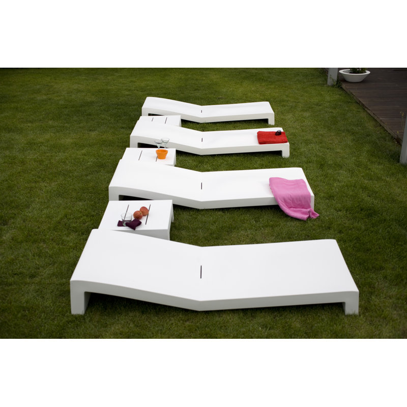 Jut Plastic/Resin Dining Table, Ecru