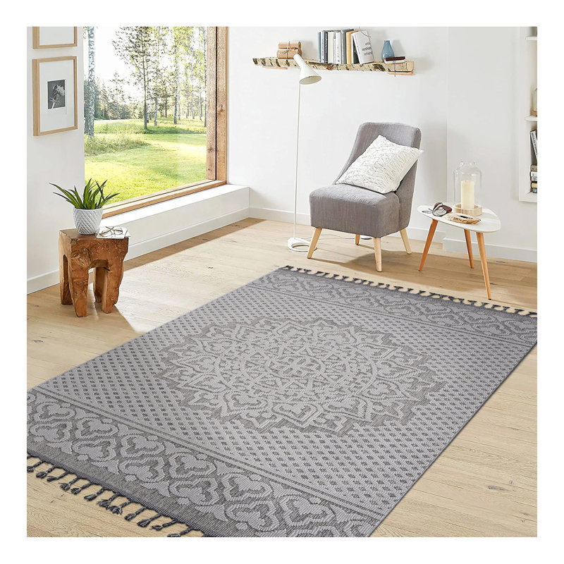 Collection Gray / White / Medallion Indoor / Outdoor Area Rug, Rectangle 7'9" x 10'