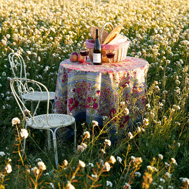 Jardine Tablecloth, 59" W x 59" L