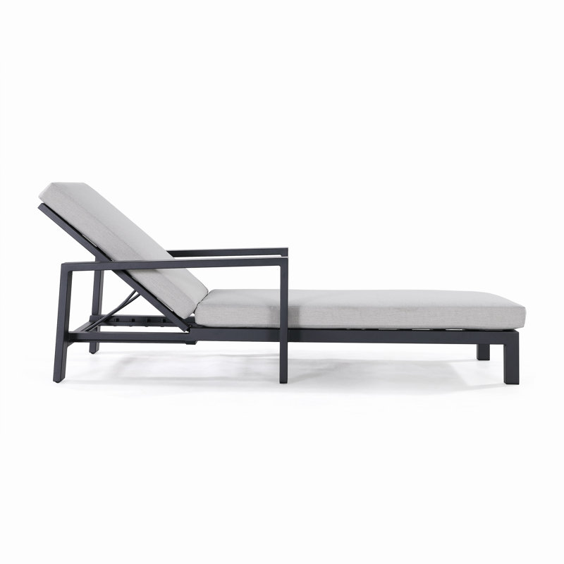 Chaise longue d'extérieur en métal Hoyt, Coussin grisâtre / cadre noir ardoise