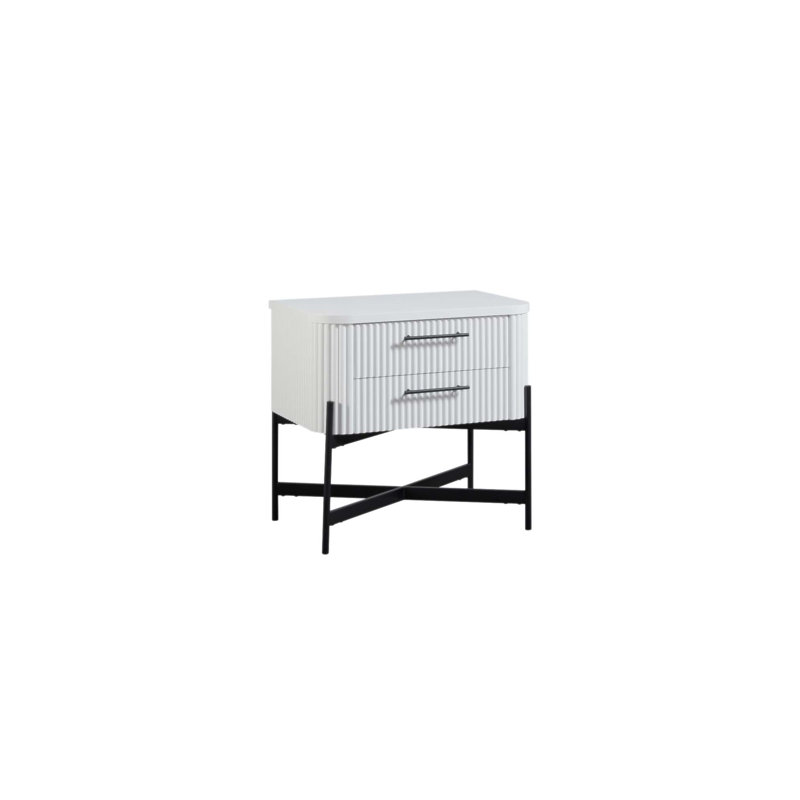 Table de chevet 2 tiroirs avec charge USB Type C, façades en roseaux et décorations en métal pour les chambres modernes