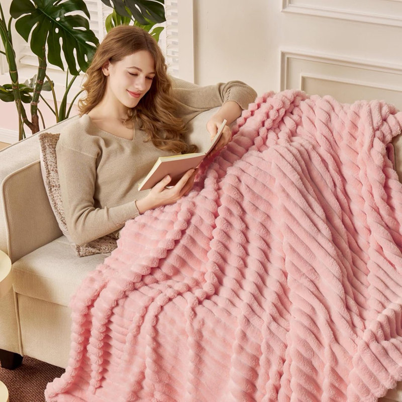 Jeté de lit en molleton rayé doux et confortable de juillet pour toutes les saisons et une utilisation large (2 pièces)