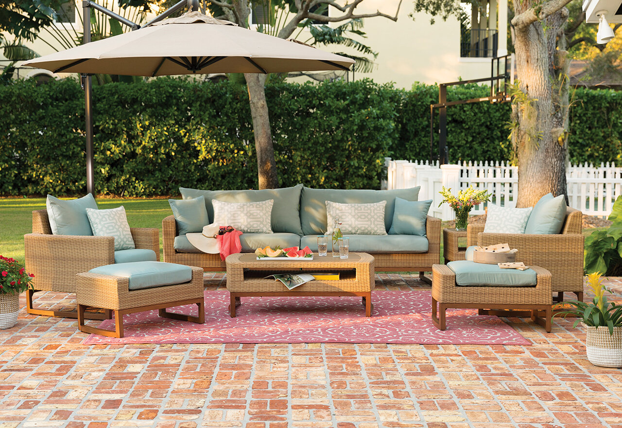 Outdoor Seating Sale 