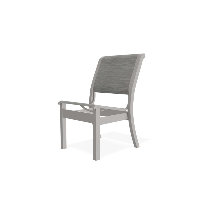 Chaise d'appoint empilable en polymère de qualité marine Leeward Sling, Gris chaleureux, Brooks