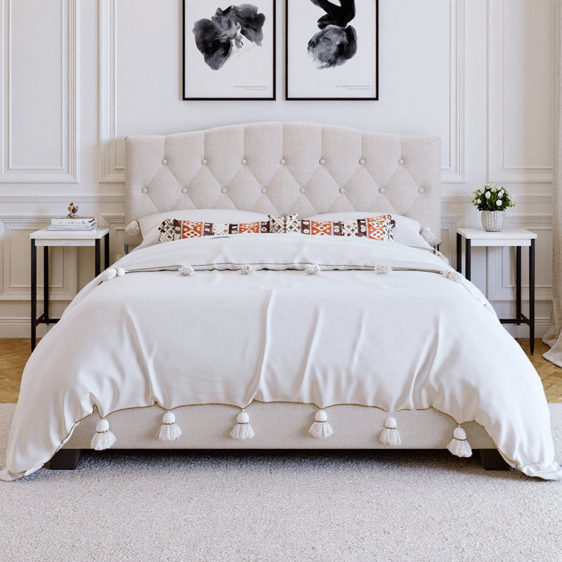 Grand lit tapissier de style hôtel de luxe, tête de lit réglable capitonnée à losanges, support en métal robuste et lattes de bois, aucun sommier tapissier requis, lit plateforme en lin beige